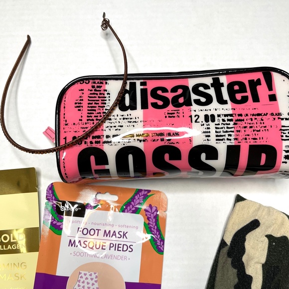 ❤️3/$30! Makeup Bag Bundle Zip Pink Around Face Foot Masks Rhinestone Headbands - Picture 7 of 12
